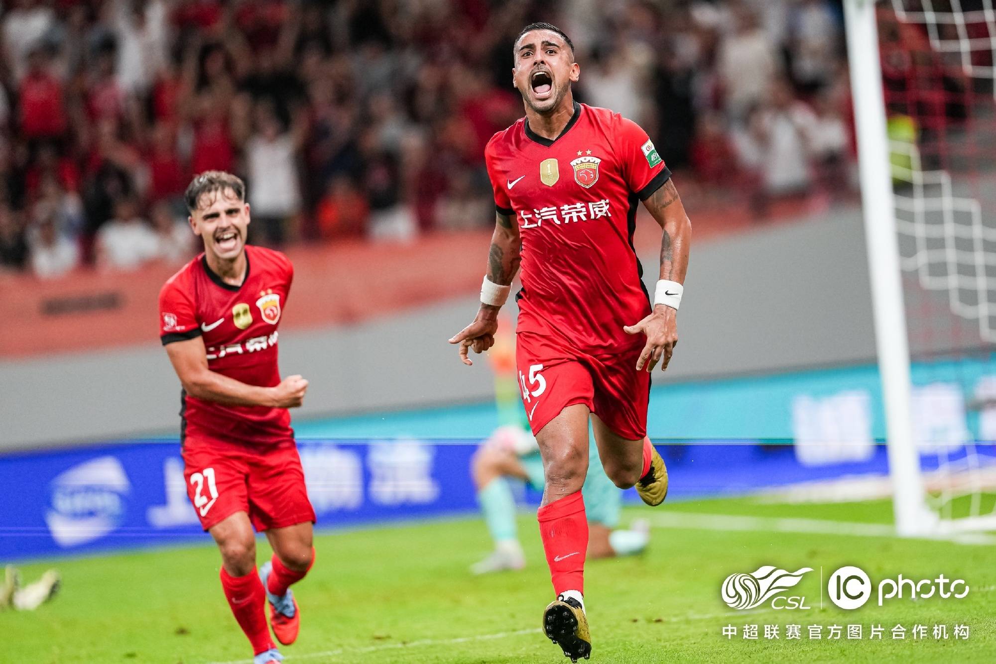 意甲关键时刻走向成谜，上海海港远射贴柱，媒体盛赞，轮换策略成焦点(黄俊捷班长大人)-开云体育官网